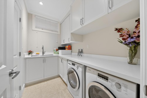3285 12Th Avenue W, Vancouver, BC 