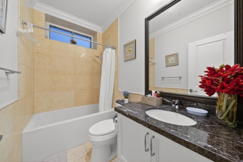 3285 12Th Avenue W, Vancouver, BC 