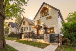 2-3635 Turner Street  Vancouver, BC V5K 2J2