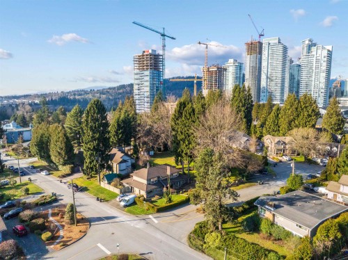525 Perth Avenue, Coquitlam, BC 