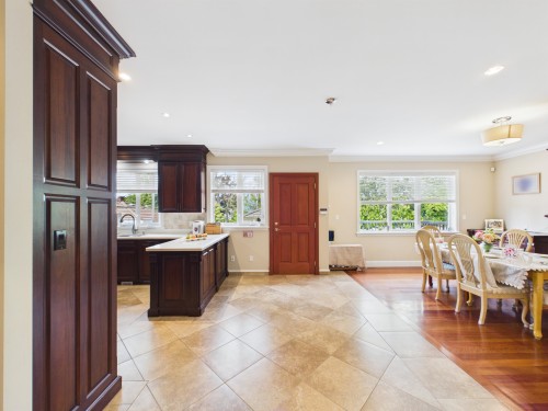 6807 Burns Street, Burnaby, BC 