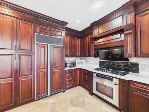 6807 Burns Street, Burnaby, BC 