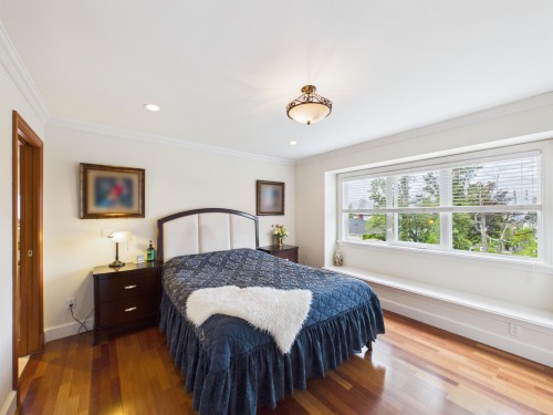 6807 Burns Street, Burnaby, BC 