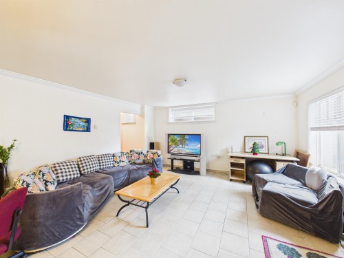 6807 Burns Street, Burnaby, BC 
