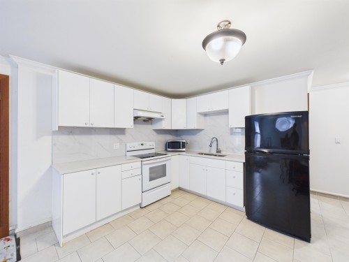 6807 Burns Street, Burnaby, BC 