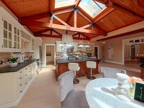 366 Keith Road, West Vancouver, BC 