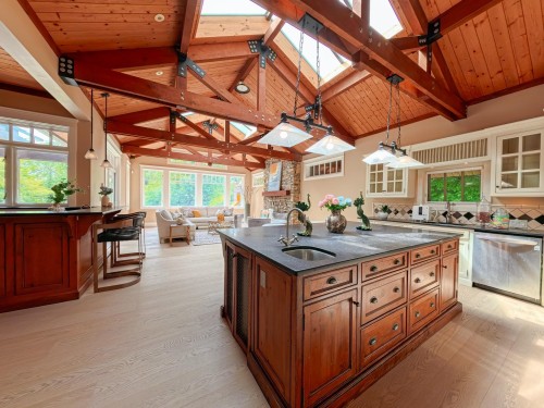 366 Keith Road, West Vancouver, BC 