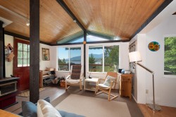 847 Captain's Way Bowen Island, BC V0N 1G2