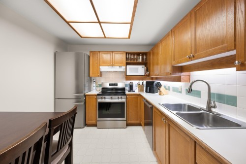 410-6737 Station Hill Court, Burnaby, BC 