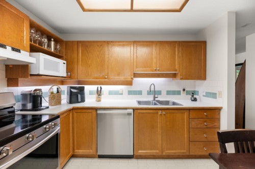 410-6737 Station Hill Court, Burnaby, BC 