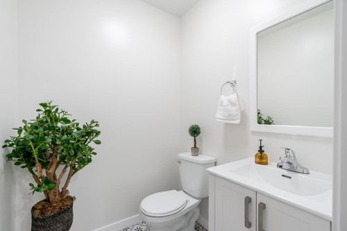 2520 Gordon Avenue, Port Coquitlam, BC 