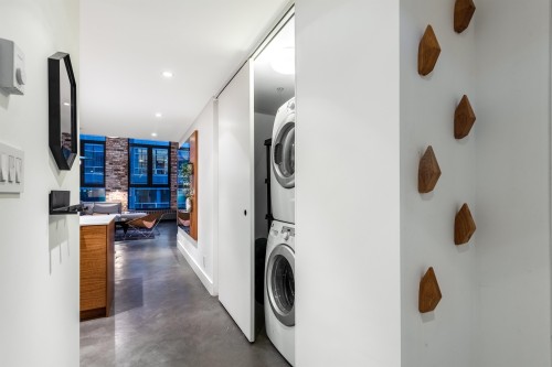 Ph6-869 Beatty Street, Vancouver, BC - Indoor Photo Showing Laundry Room