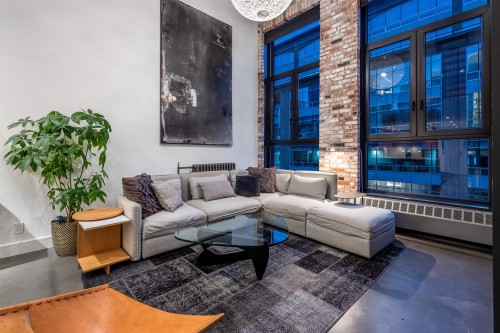 Ph6-869 Beatty Street, Vancouver, BC - Indoor Photo Showing Living Room