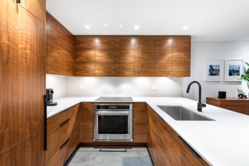Ph6-869 Beatty Street, Vancouver, BC - Indoor Photo Showing Kitchen