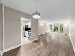 5-9584 Manchester Drive Burnaby, BC V3N 4R1