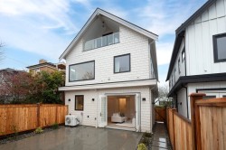 4424 4th Avenue W Vancouver, BC V6R 1R1