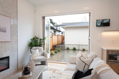4424 4Th Avenue W, Vancouver, BC 