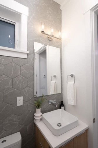 4424 4Th Avenue W, Vancouver, BC 