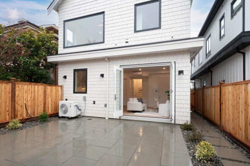 4424 4Th Avenue W, Vancouver, BC 