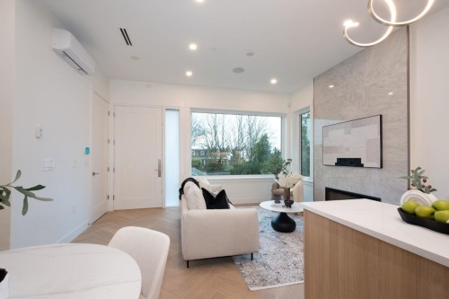 4426 4Th Avenue W, Vancouver, BC 