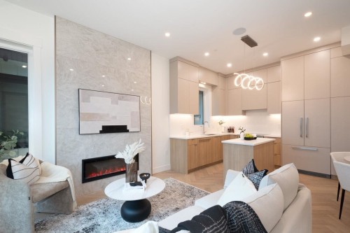 4426 4Th Avenue W, Vancouver, BC 