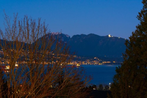 4426 4Th Avenue W, Vancouver, BC 