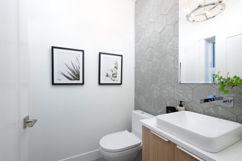 4426 4Th Avenue W, Vancouver, BC 