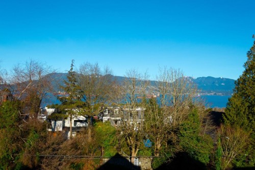 4426 4Th Avenue W, Vancouver, BC 