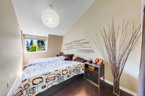 1140 20Th Street W, North Vancouver, BC 