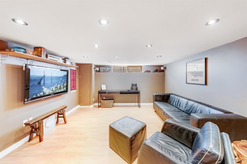 1140 20Th Street W, North Vancouver, BC 