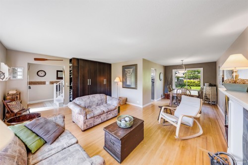 1140 20Th Street W, North Vancouver, BC 