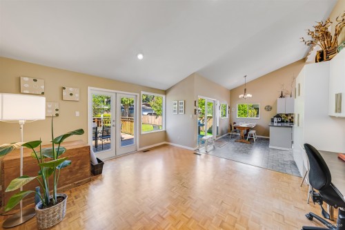 1140 20Th Street W, North Vancouver, BC 