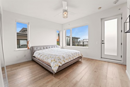 42-528 2Nd Street E, North Vancouver, BC - Indoor Photo Showing Bedroom
