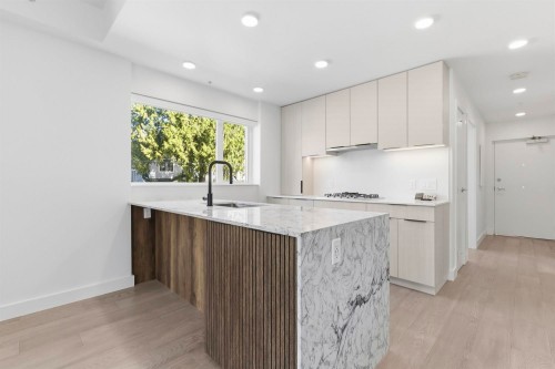 201-3590 39Th Avenue W, Vancouver, BC 