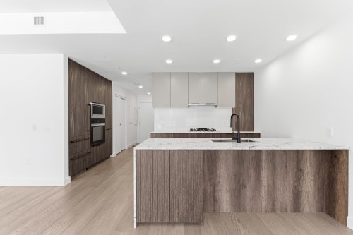 202-3590 39Th Avenue W, Vancouver, BC 