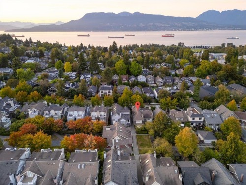 4448 8Th Avenue W, Vancouver, BC 
