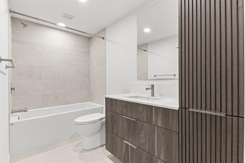 203-3590 39Th Avenue W, Vancouver, BC 