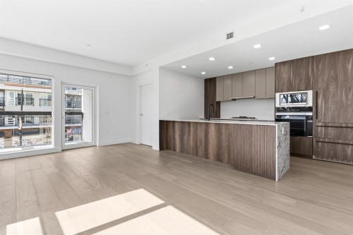 206-3590 39Th Avenue W, Vancouver, BC 
