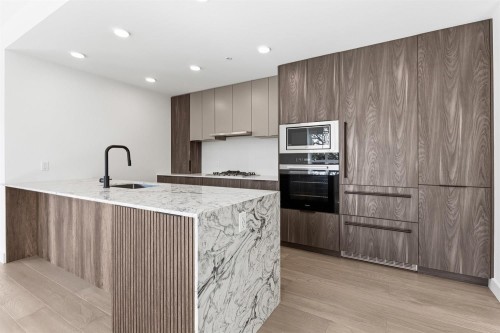 206-3590 39Th Avenue W, Vancouver, BC 