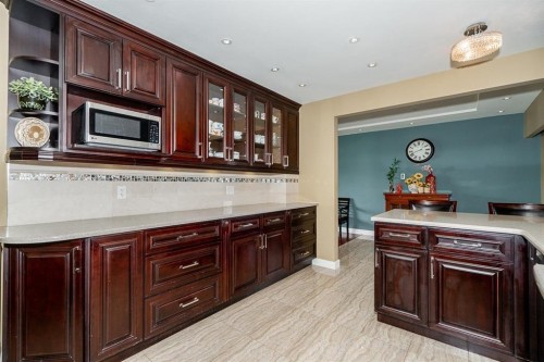 6830 Curtis Street, Burnaby, BC 