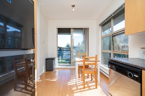 516-9319 University Crescent, Burnaby, BC - Indoor