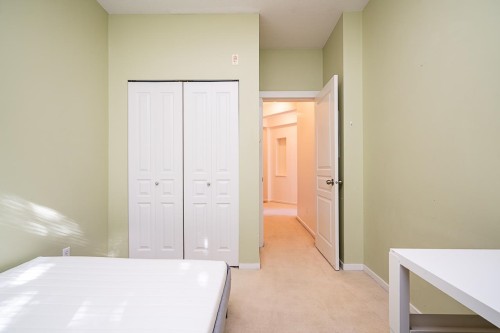 516-9319 University Crescent, Burnaby, BC - Indoor Photo Showing Bedroom