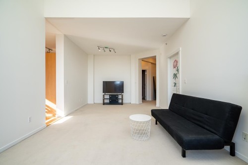 516-9319 University Crescent, Burnaby, BC - Indoor
