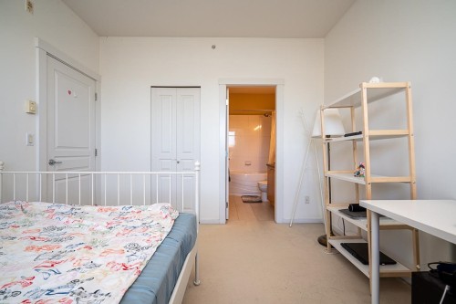 516-9319 University Crescent, Burnaby, BC - Indoor Photo Showing Bedroom