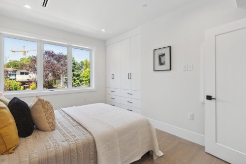 1-2244 11Th Avenue E, Vancouver, BC 