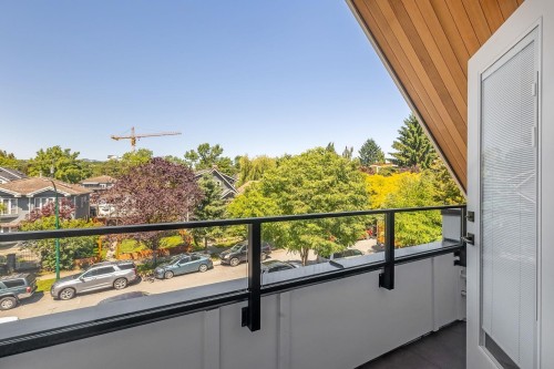 1-2244 11Th Avenue E, Vancouver, BC 