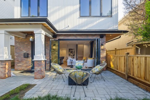 1-2244 11Th Avenue E, Vancouver, BC 