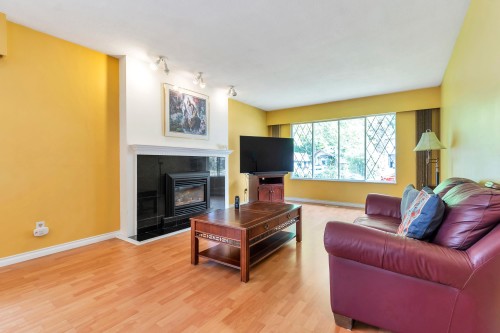 1555 Burrill Avenue, North Vancouver, BC 