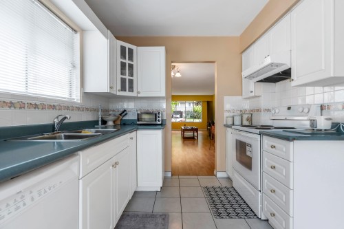 1555 Burrill Avenue, North Vancouver, BC 