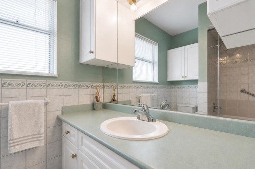 1555 Burrill Avenue, North Vancouver, BC 